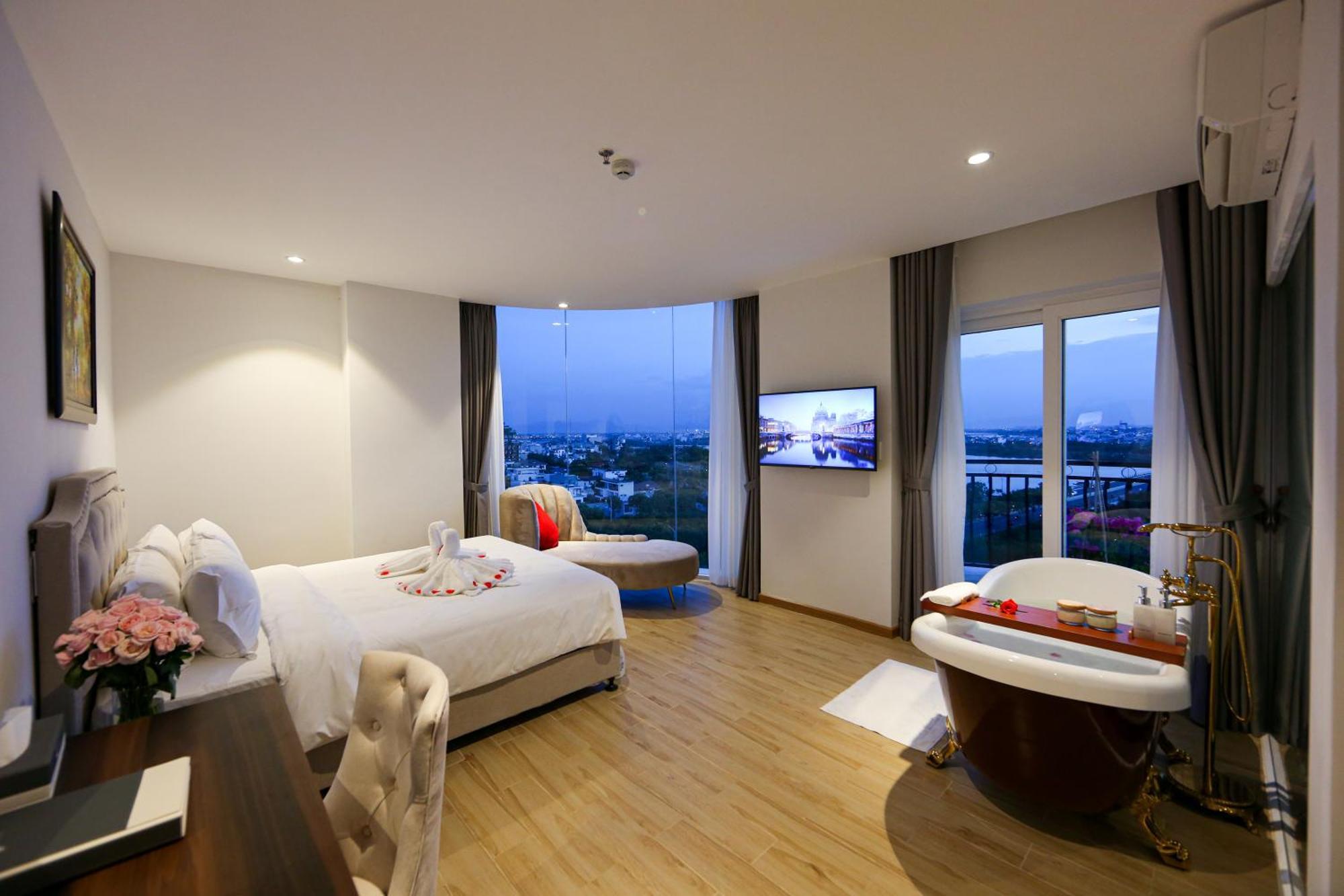 Rhm Luxury And Hotel 4*