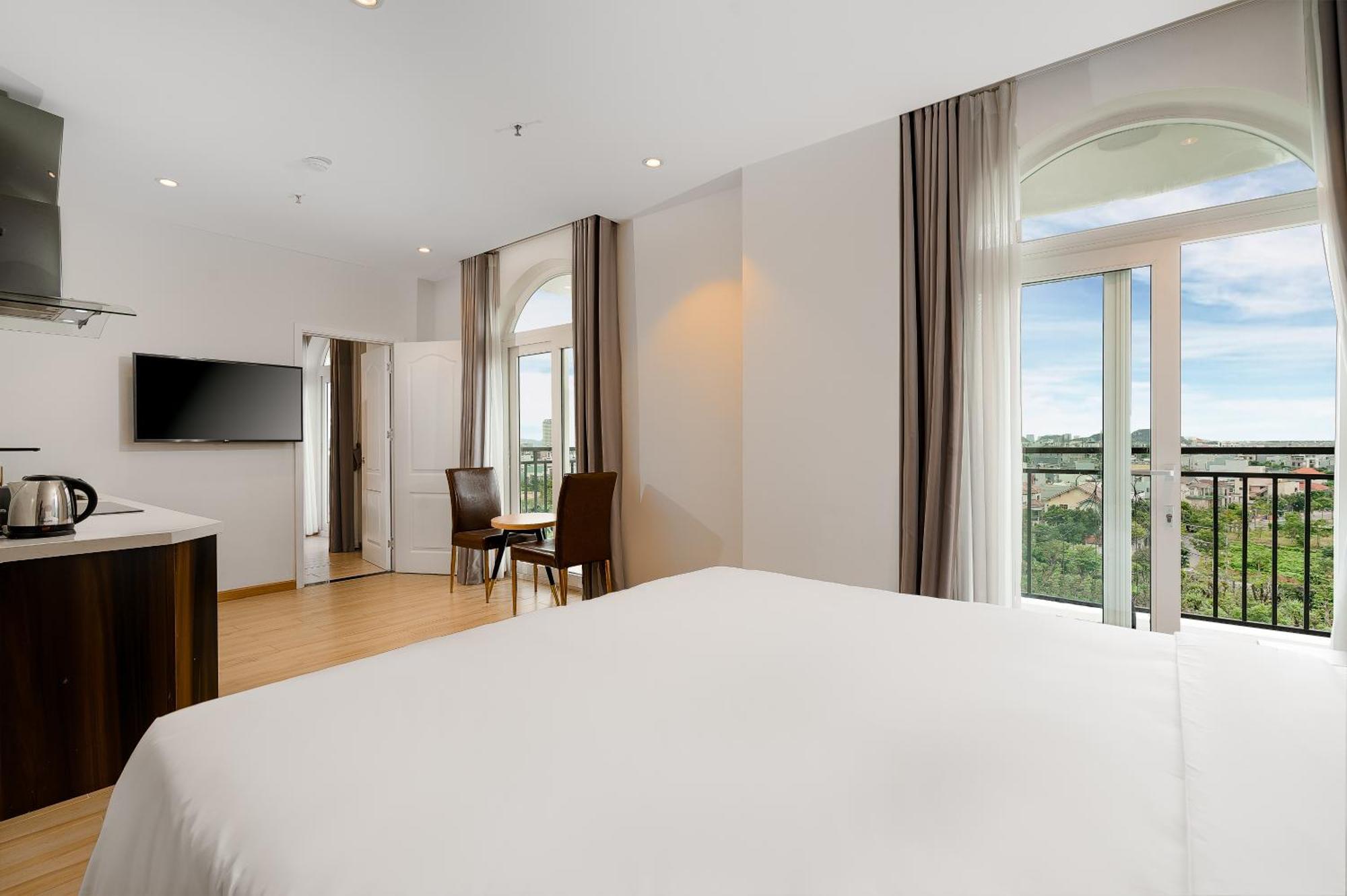 Rhm Luxury And Da Nang