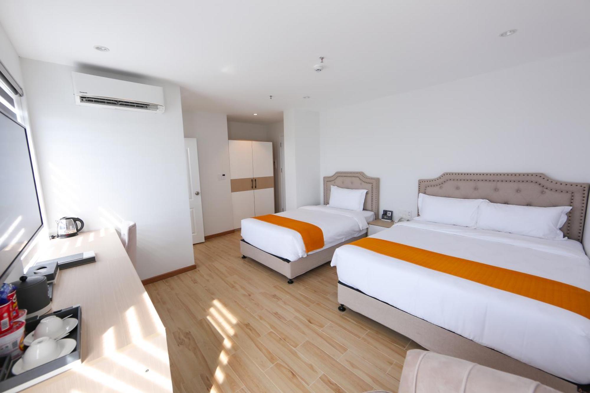 Rhm Luxury And Hotel